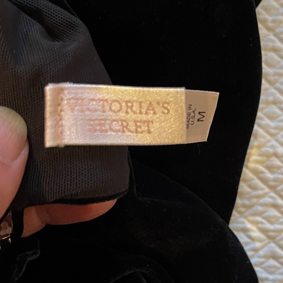 Victoria’s Secret Black Velvet Thong Bodysuit Long Sleeve Size Medium - Picture 11 of 11